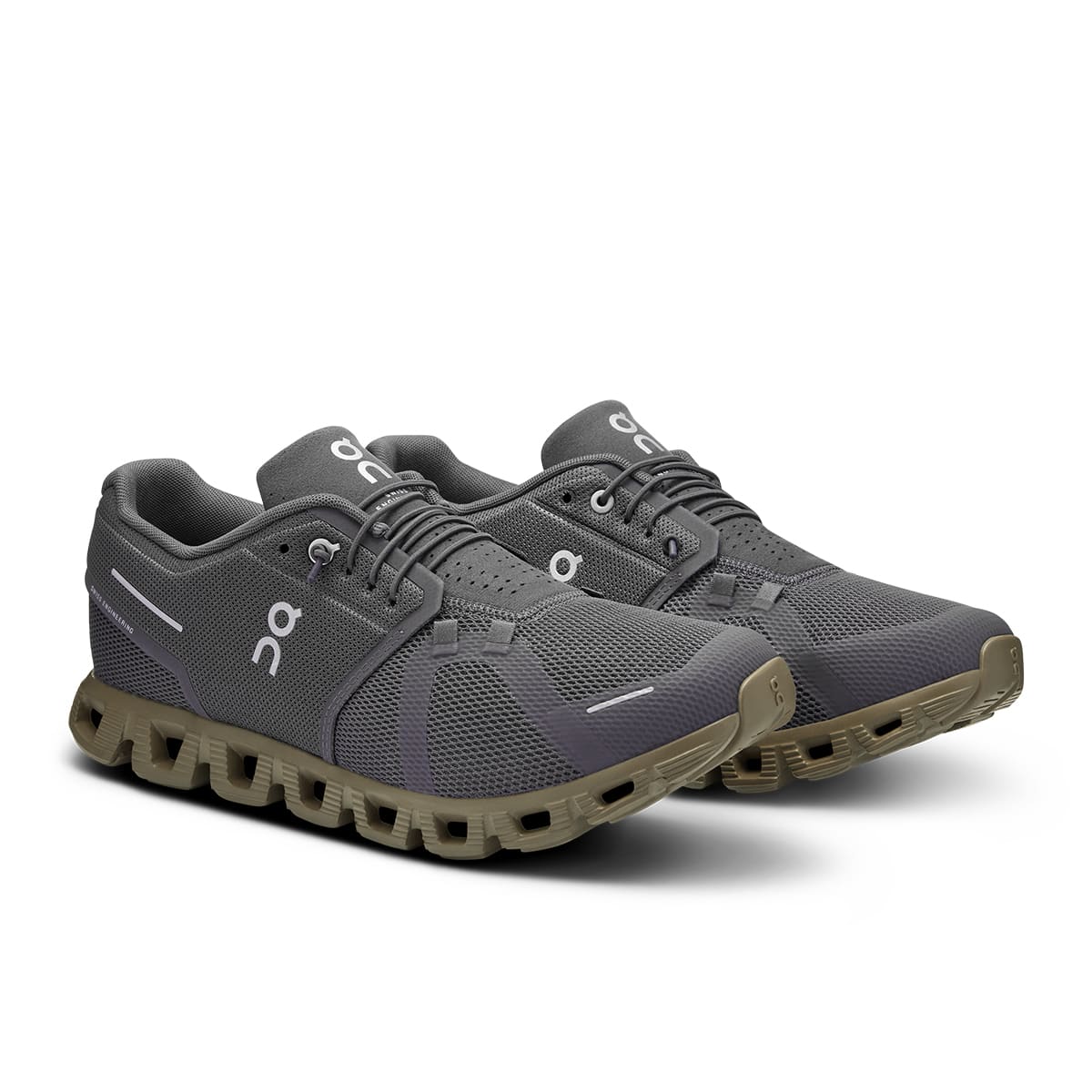 45-degree view of the On Cloud 5 Eclipse Grove men's running shoe
