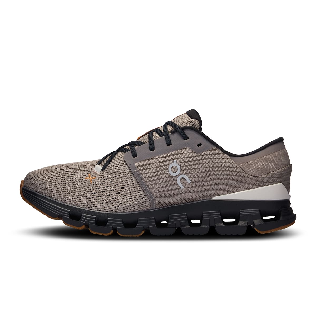 Left side view of the On Cloud X 4 Fog-Black men’s running shoe