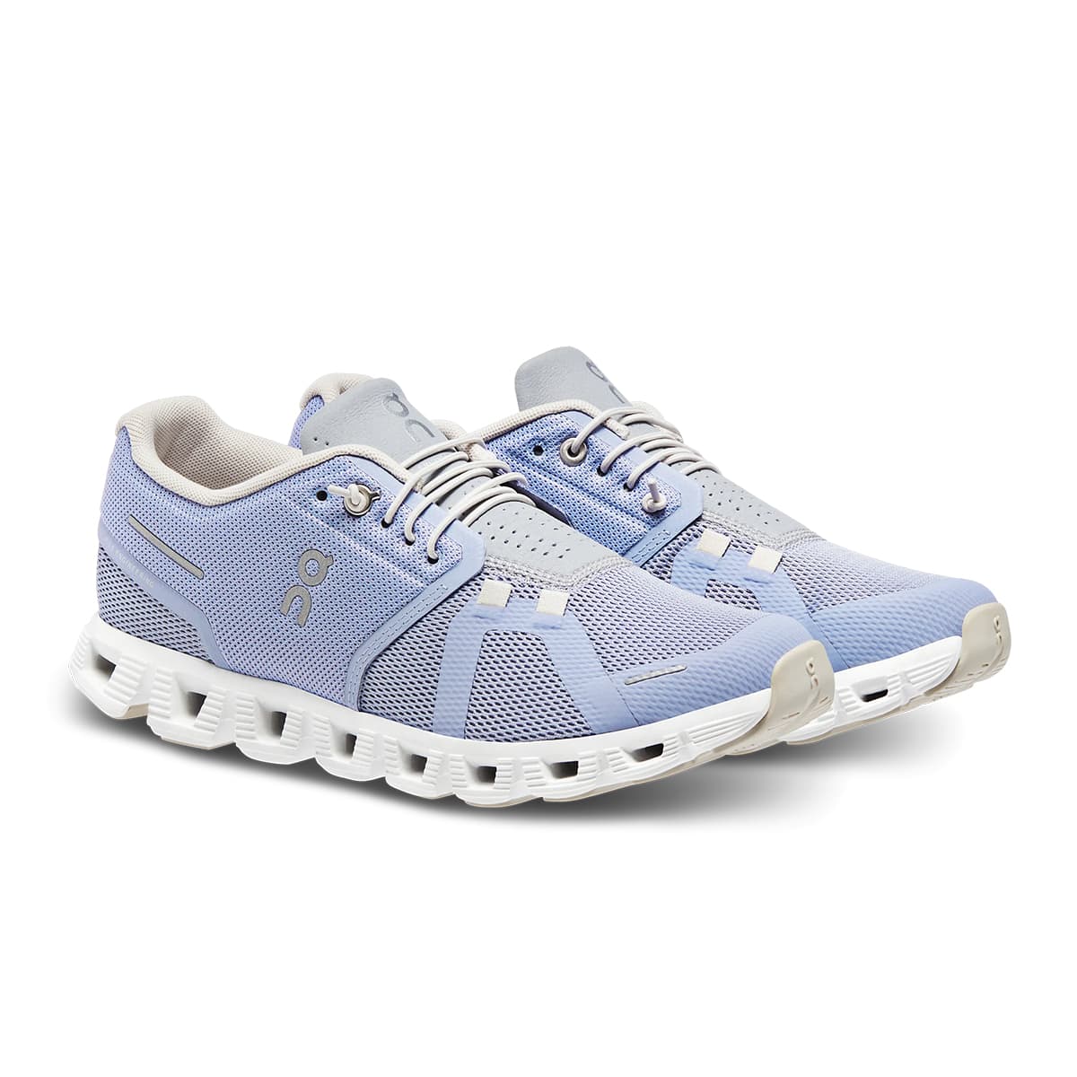 45-degree view of the On Cloud 5 Nimbus Alloy women's running shoe