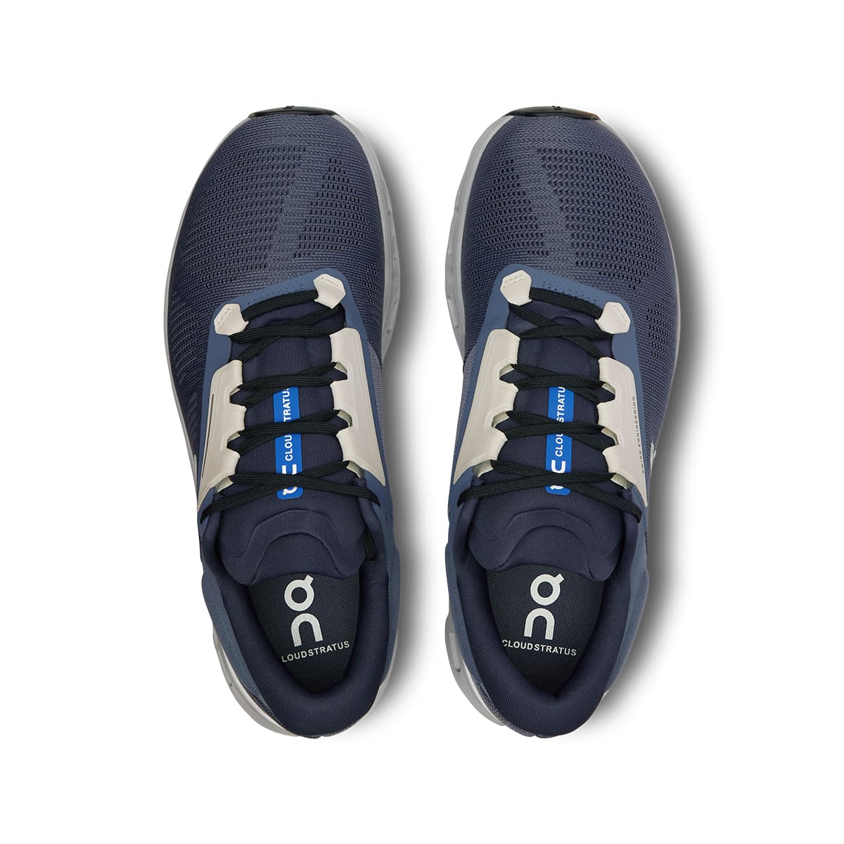 Top view of the On Cloudstratus 3 Metal Glacier men’s running shoes