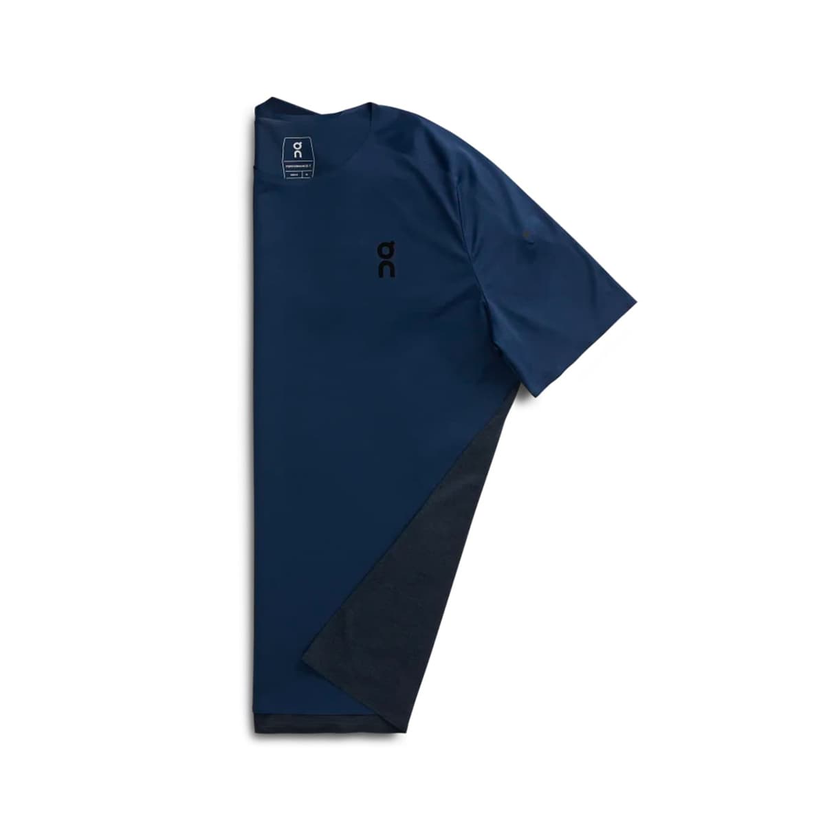 Product shot of the Men’s On Performance T Colour Denim-Navy