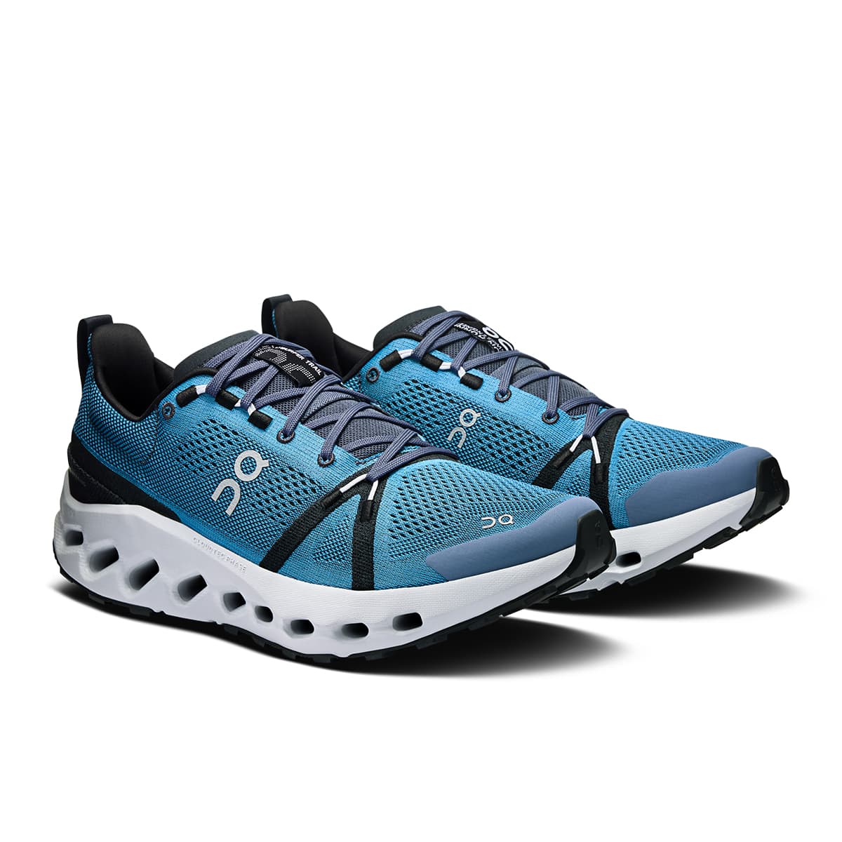 Back view of the On Cloudsurfer Trail Niagara White men’s running shoe