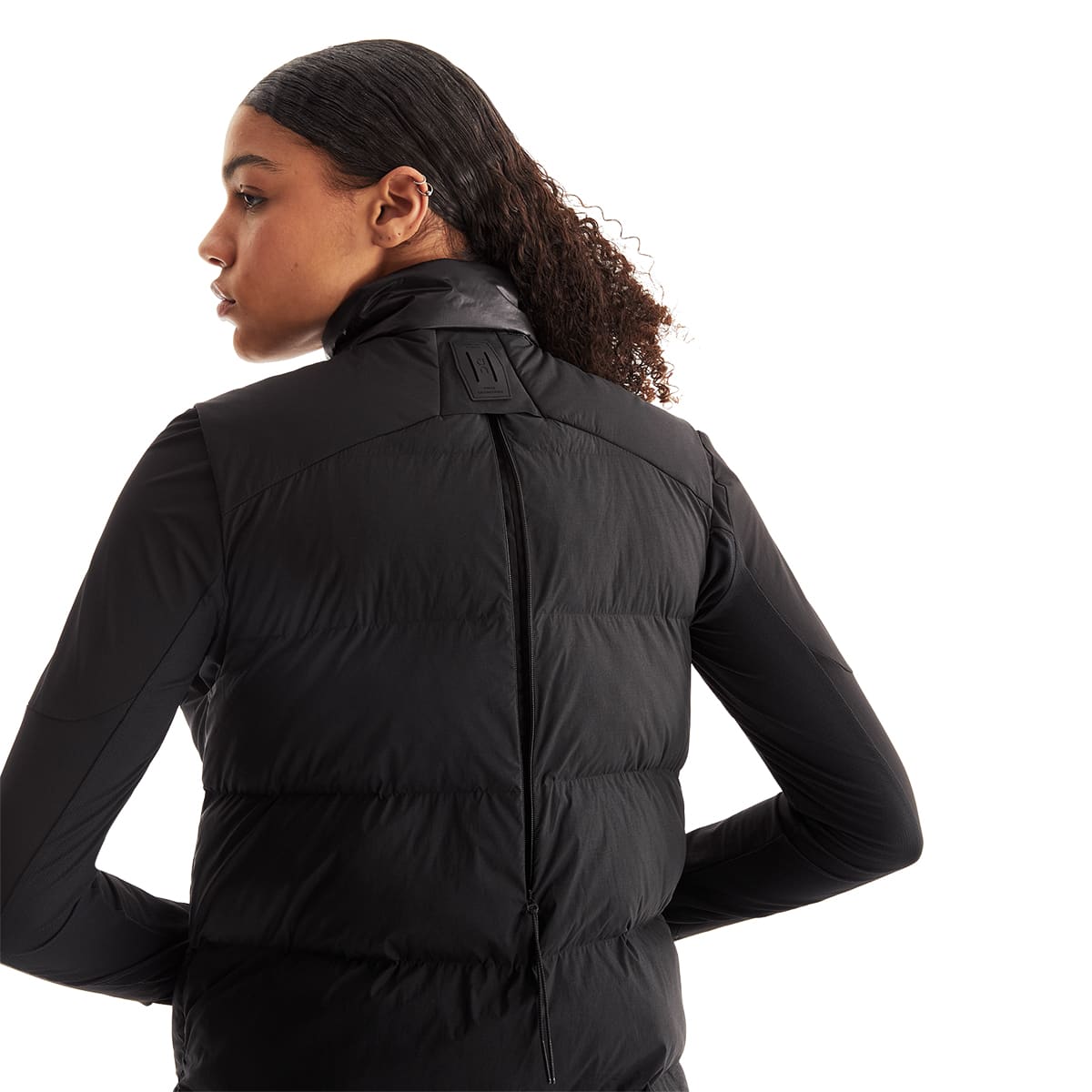 Women wearing the On Challenger Vest Colour Black - Back View Collar