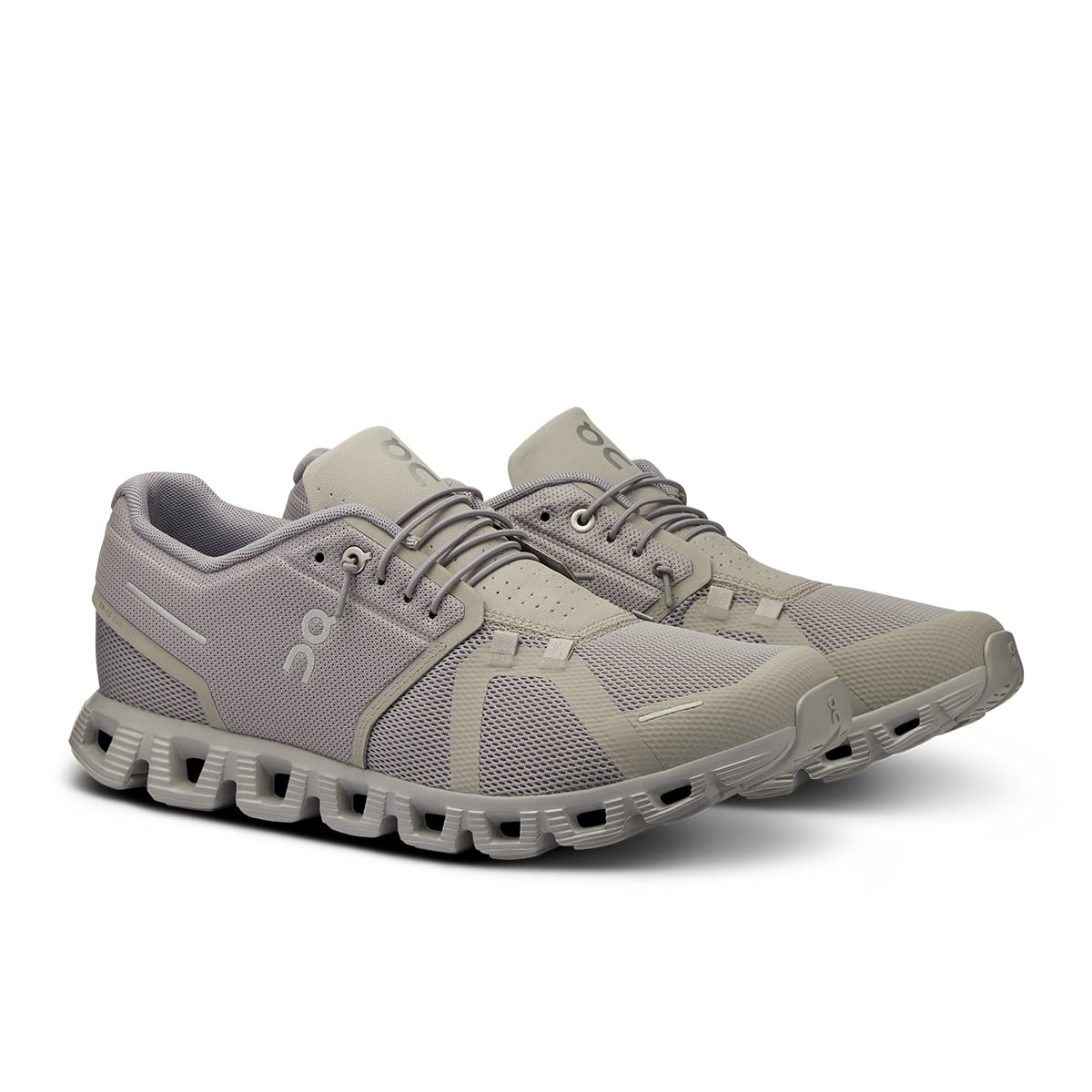 45-degree view of the On Cloud 5 Fog Alloy men's running shoe