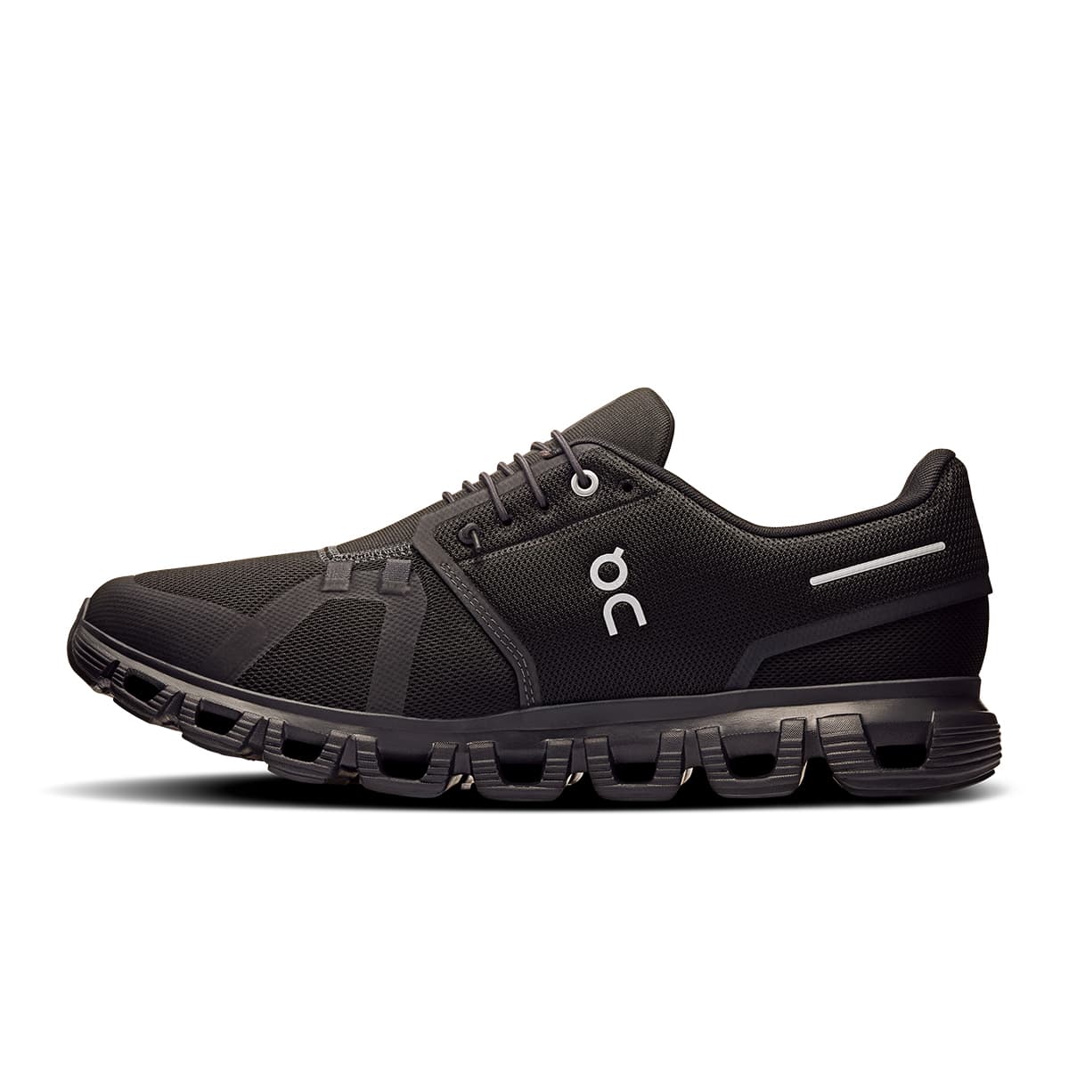 Left side view of the On Cloud 6 Black-Black men’s running shoe #color_black-black