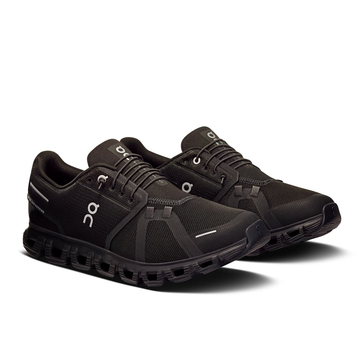 5-degree view of the On Cloud 6 Black-Black men’s running shoe