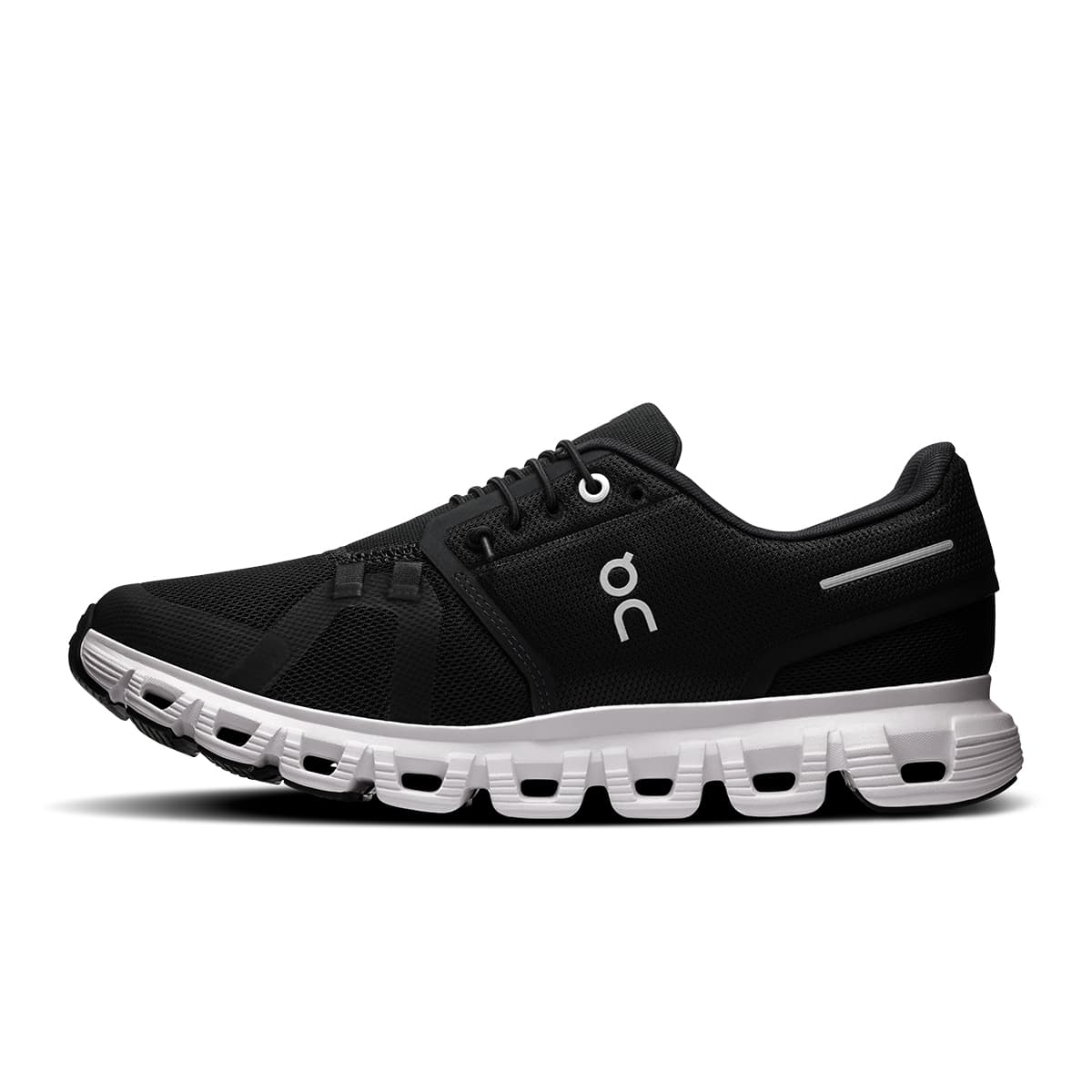 Left side view of the On Cloud 6 Black-White men’s running shoe