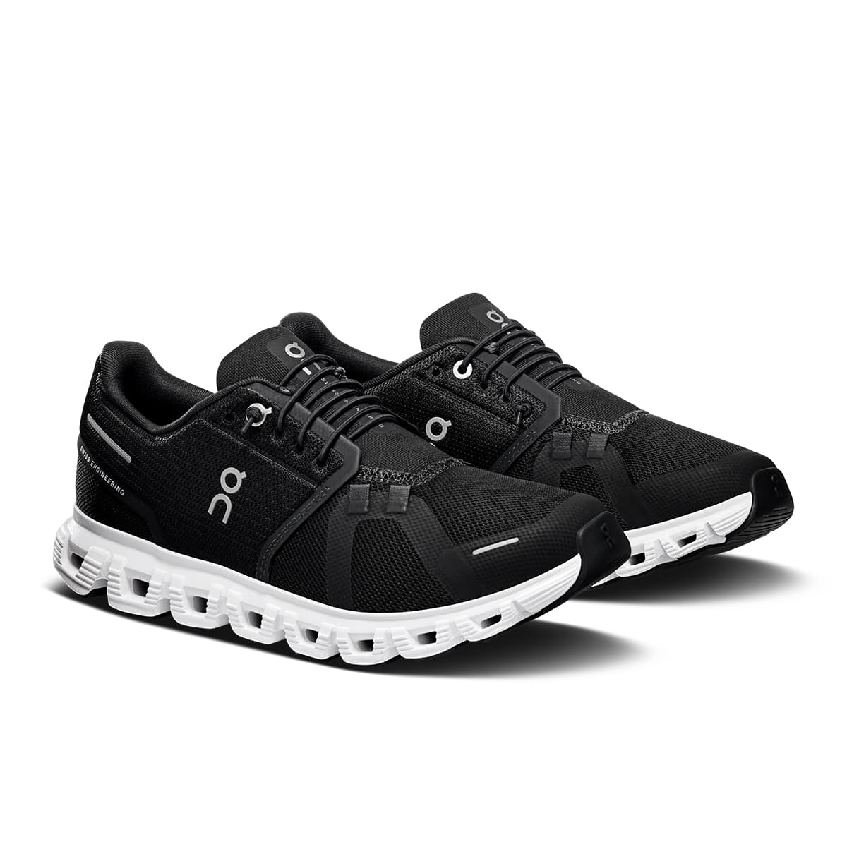 45-degree view of the On Cloud 6 Black-White men’s running shoe