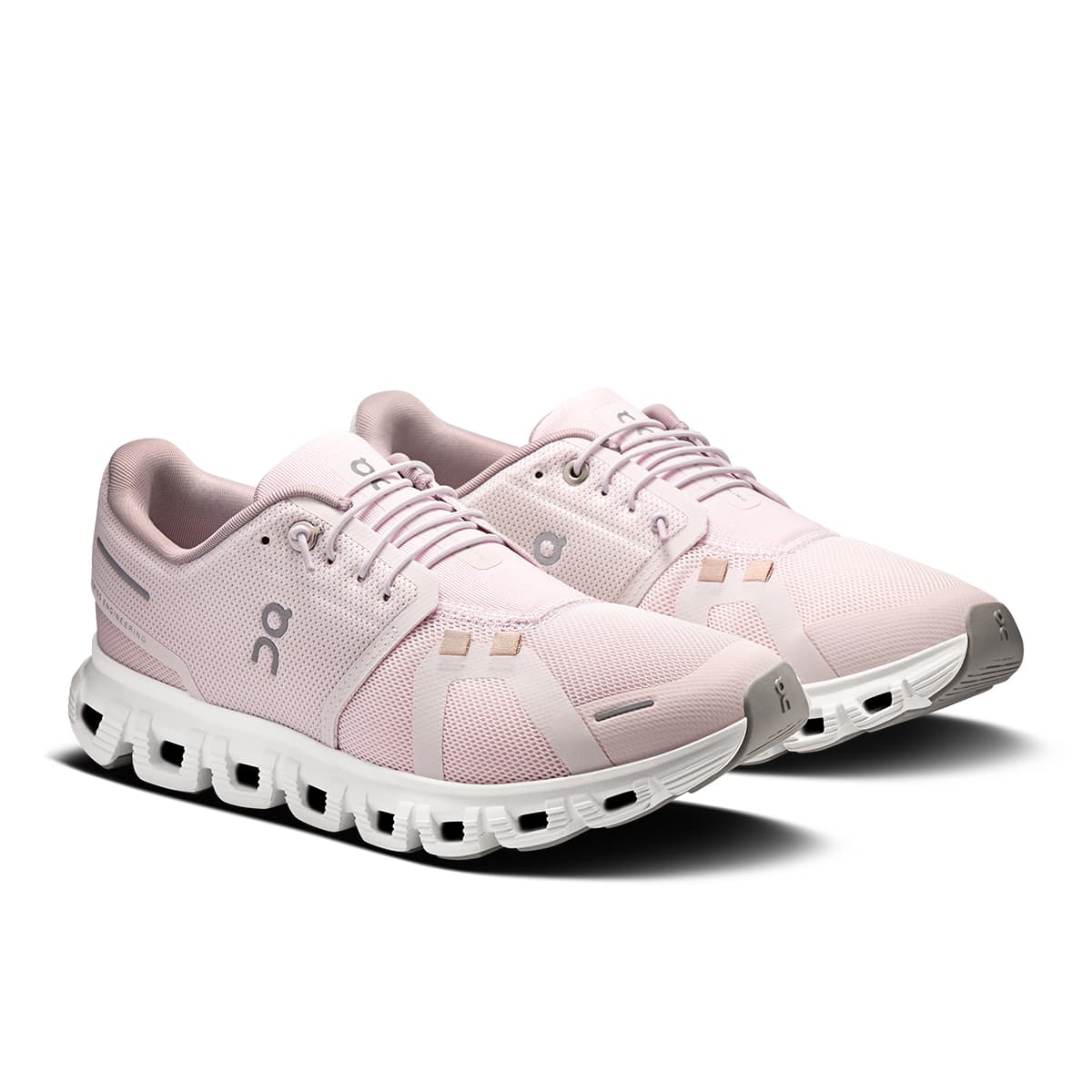 45-degree view of the On Cloud 6 Orchid-Fade women’s running shoe