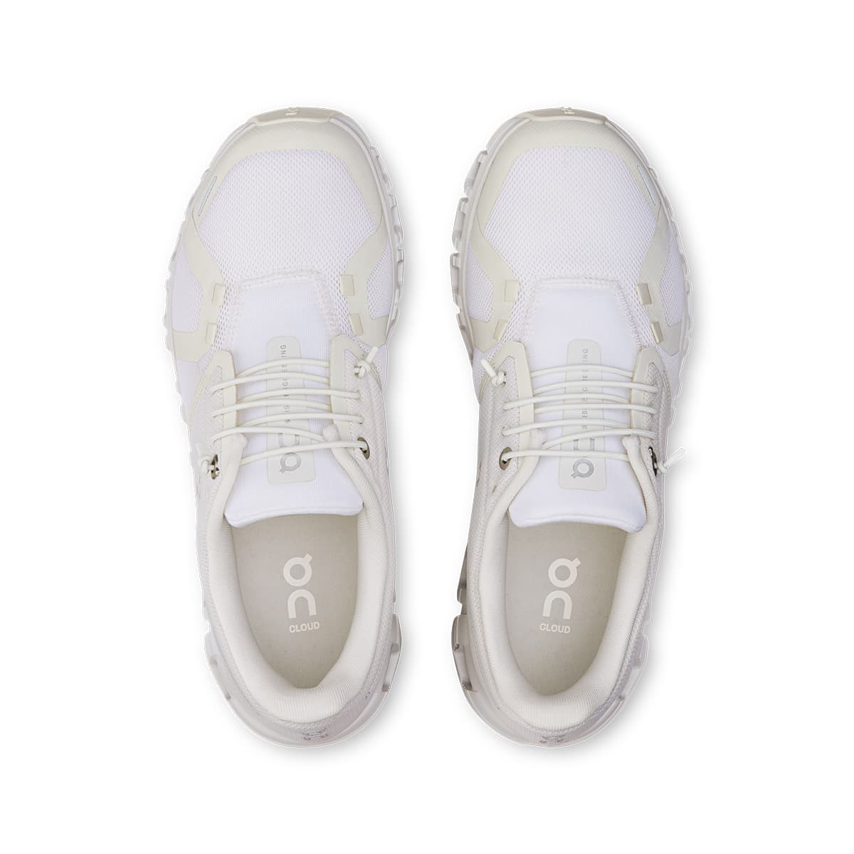 Top view of the On Cloud 6 White-White women’s running shoes