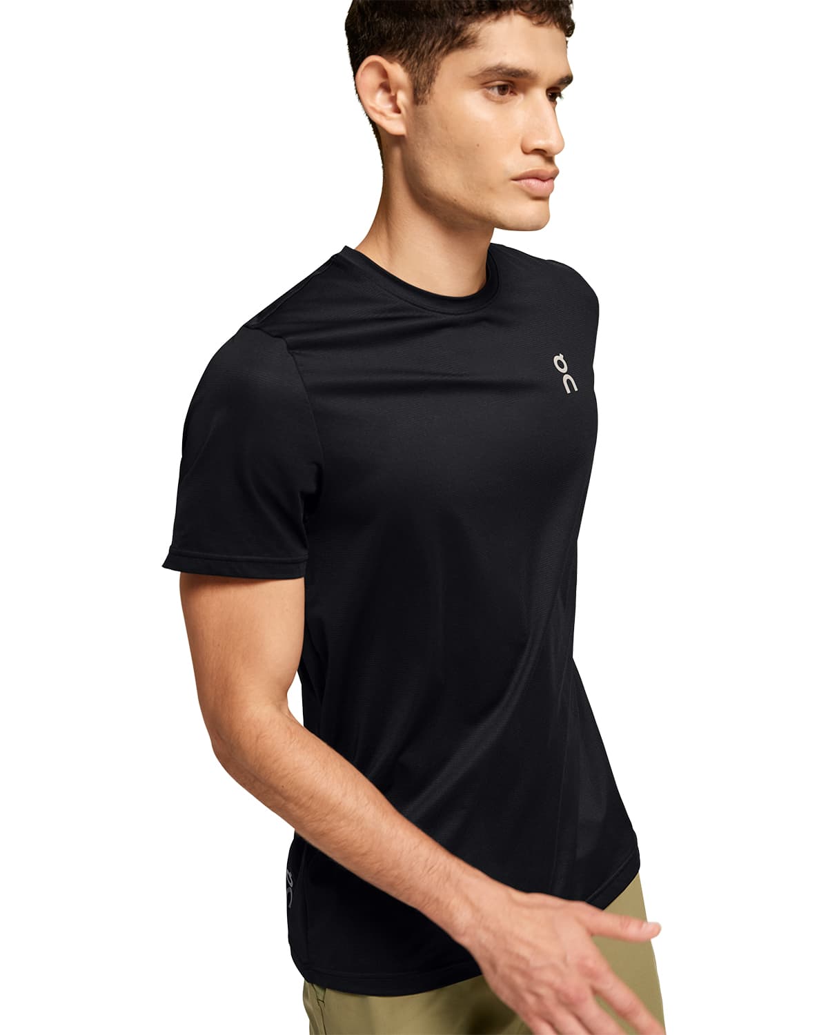 Man wearing the On Core T Colour Black - Front View Close Up