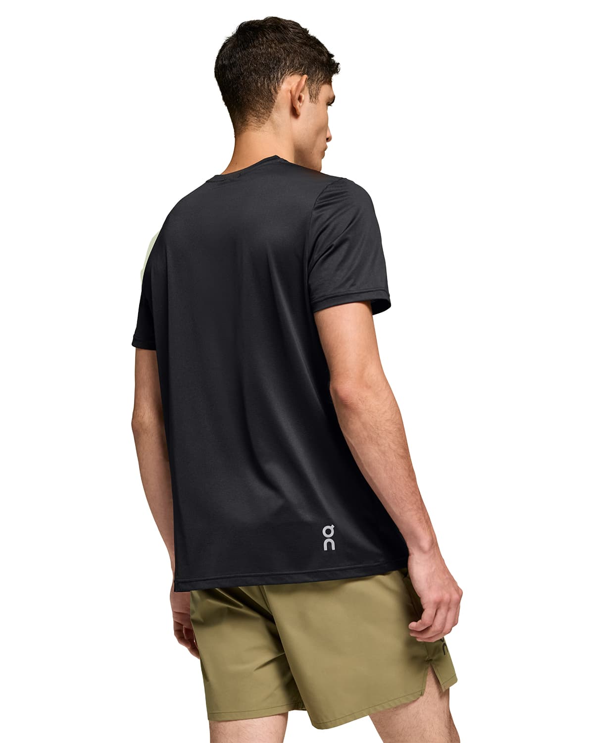 Man wearing the On Core T Colour Black - Back View