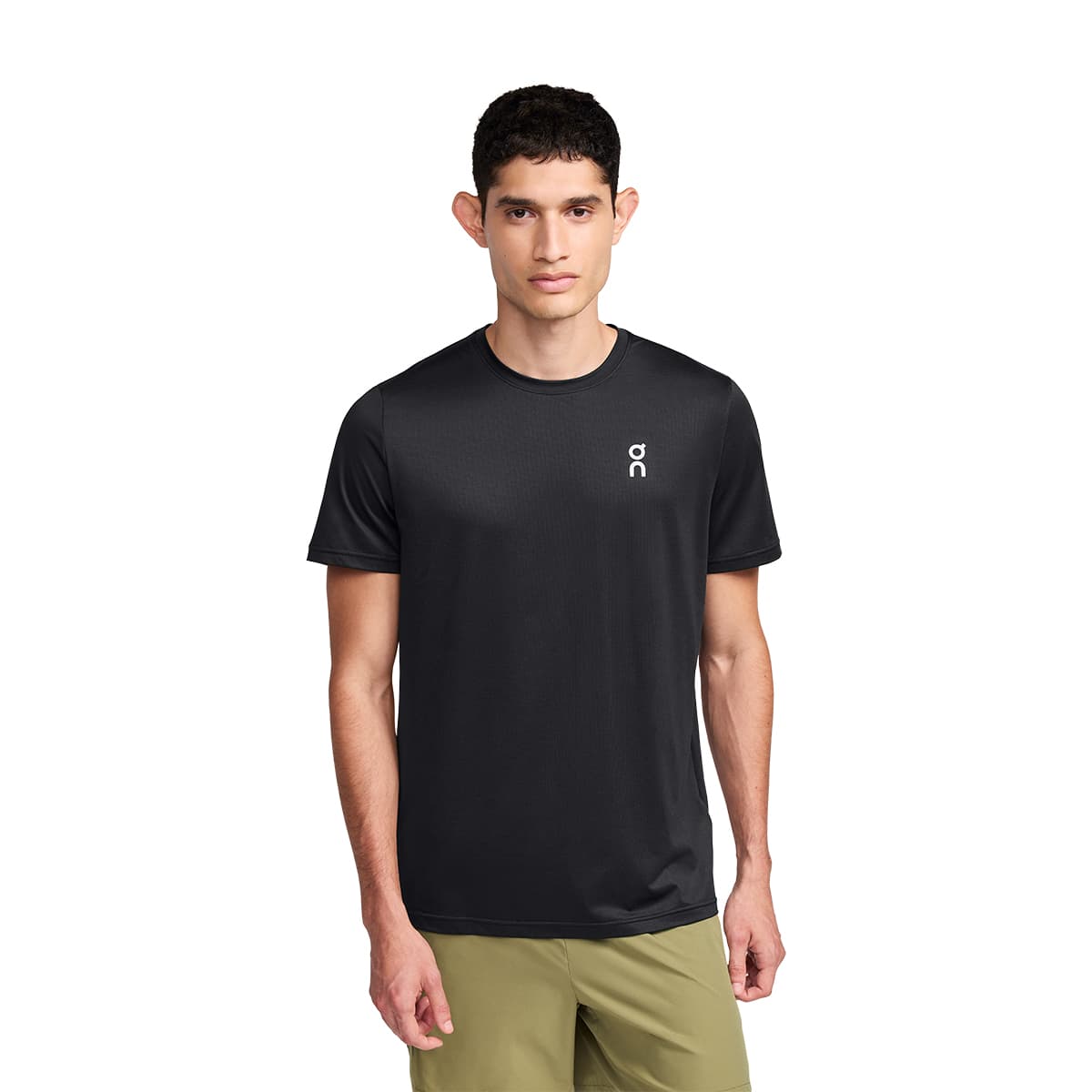 Man wearing the On Core T Colour Black - Front View - Direct