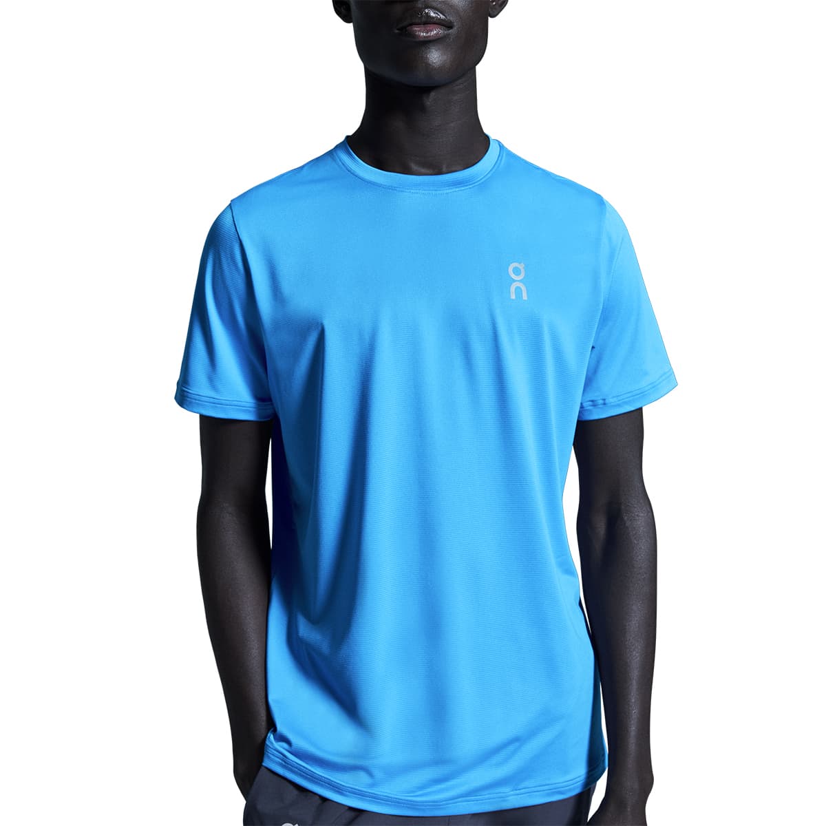 Man wearing the On Core T Colour Malibu - Front Detail