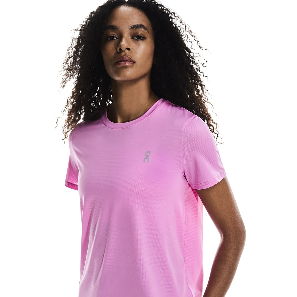 Women wearing the On Core T Colour Raspberry - Front View Detail