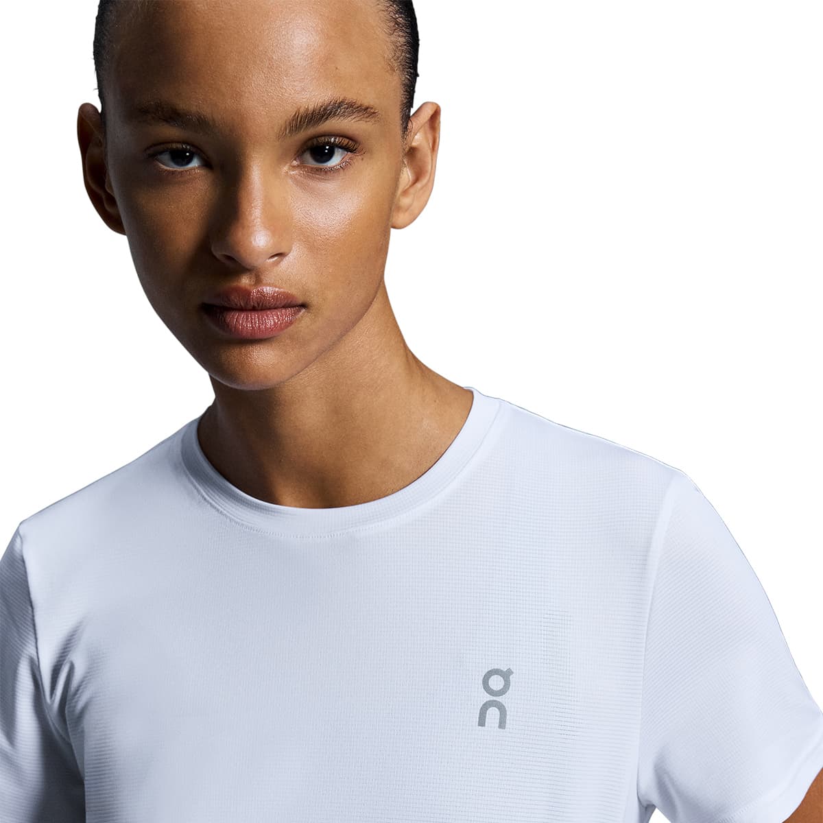 Women wearing the On Core T Colour White - Front View Detail