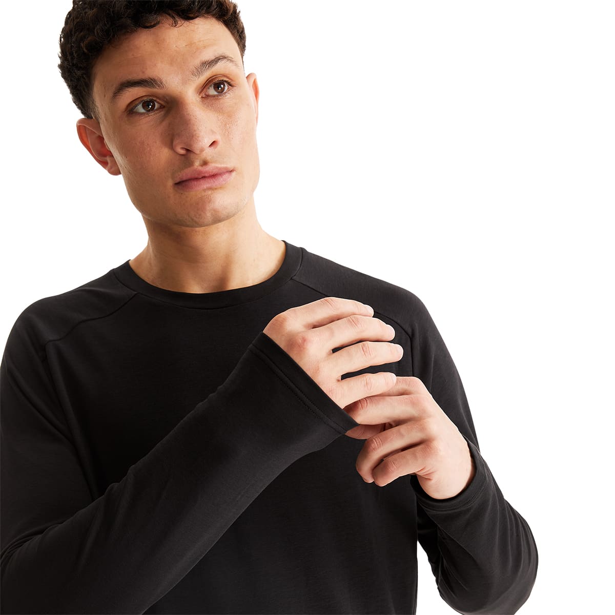 Man wearing the On Focus Long T Colour Black - Sleeve