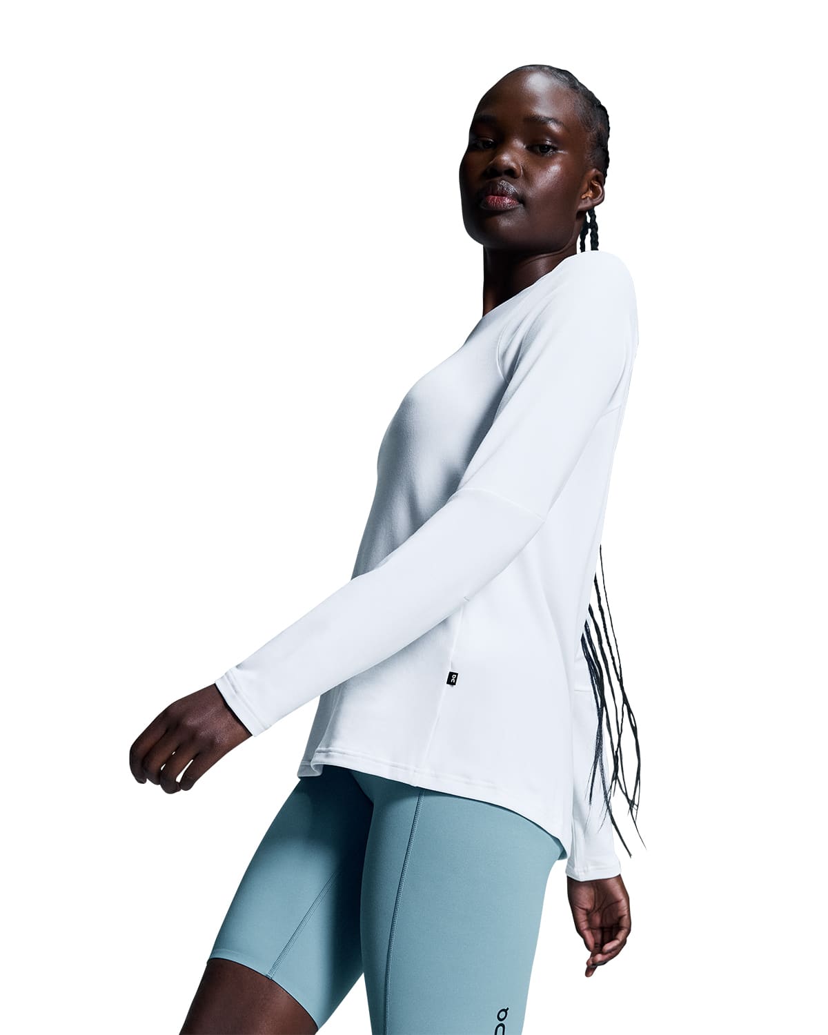 Women wearing the On Focus Long T Colour White - Front View