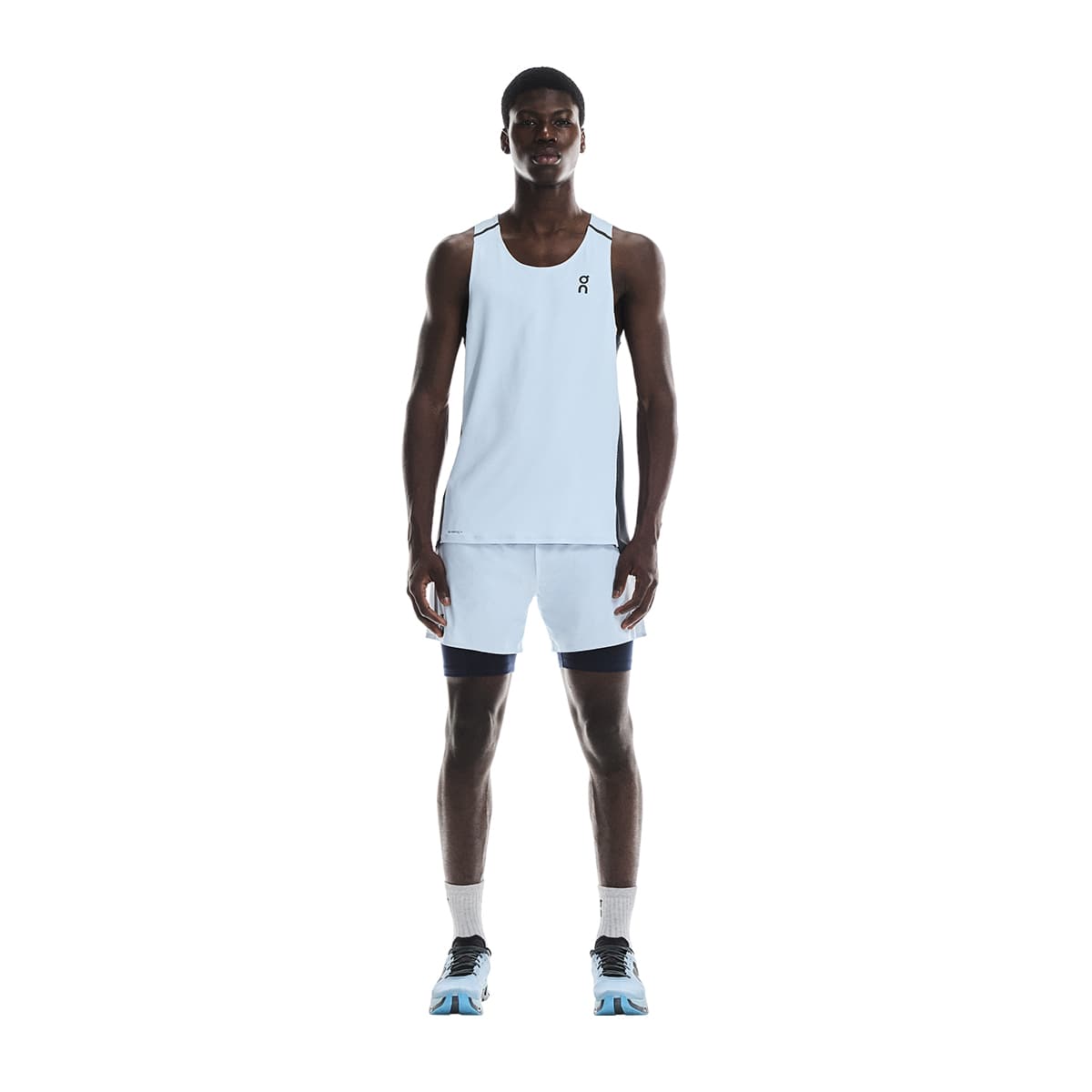 Man wearing the On Performance Tank Colour Arctic-Eclipse