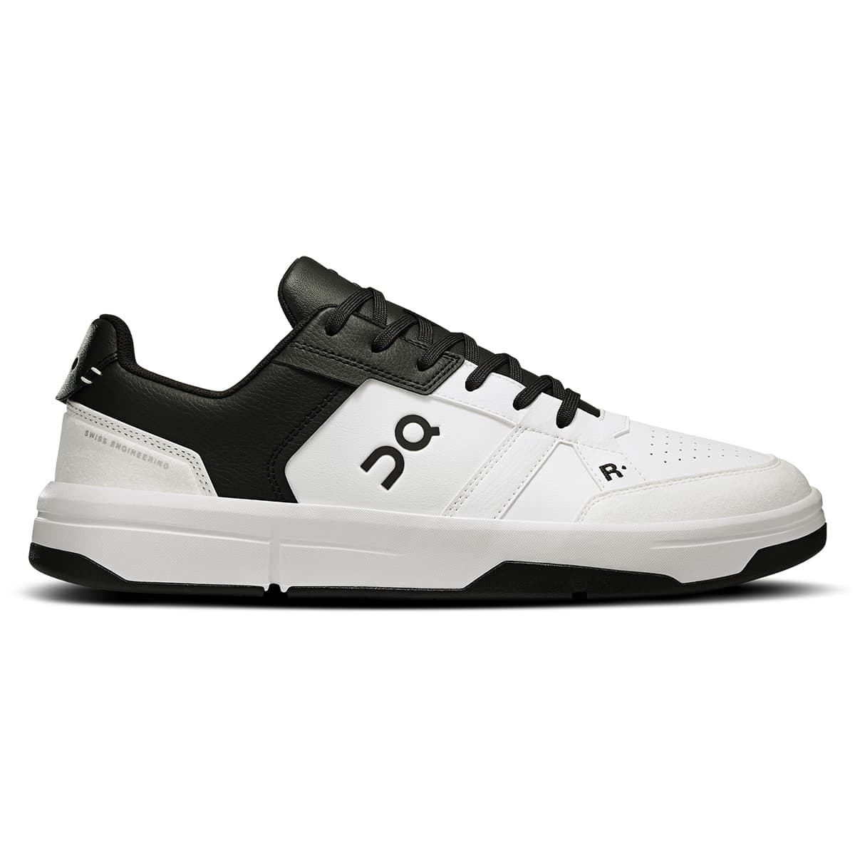 Right side view of the On Roger Clubhouse White-Black men’s running shoe