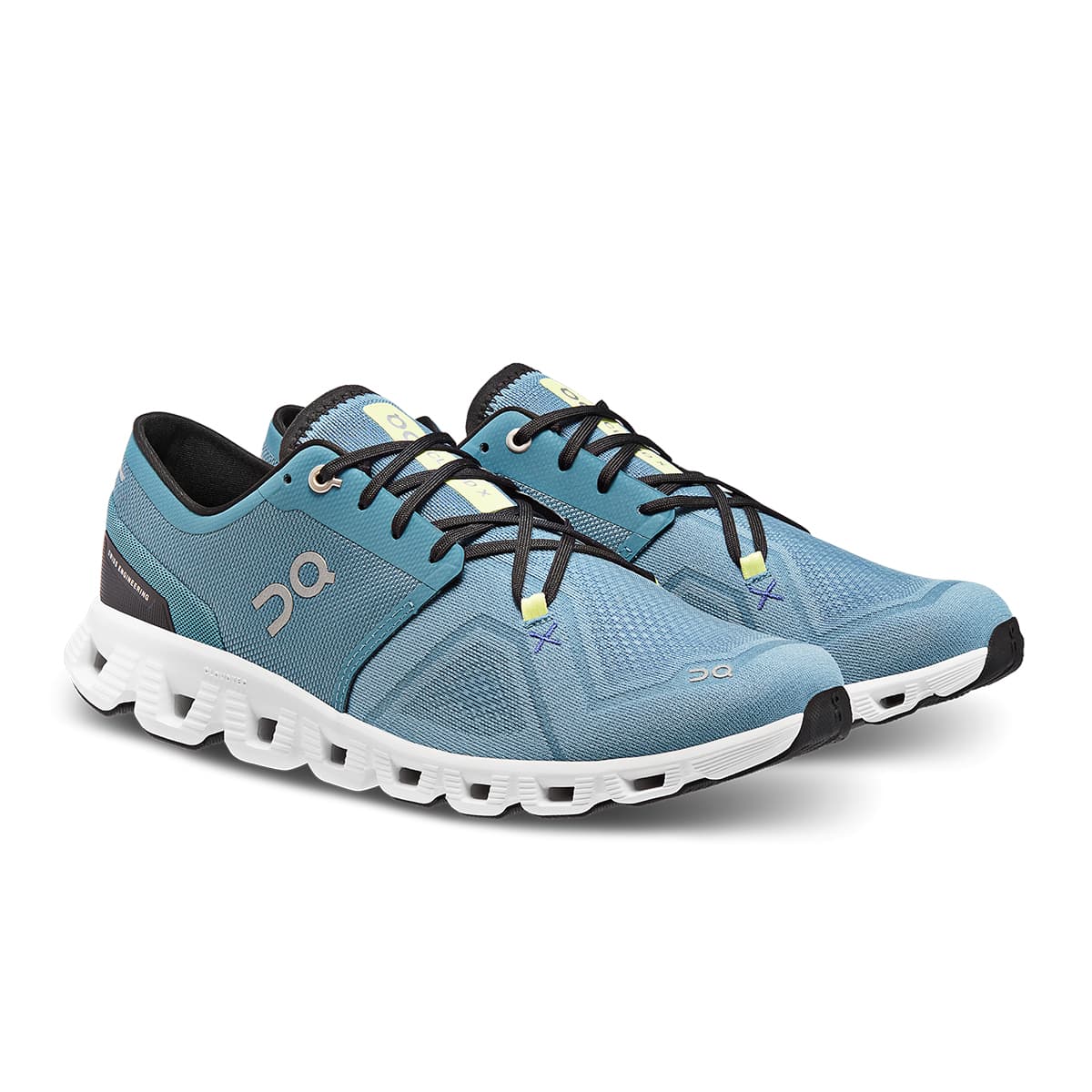 45-degree view of the On Cloud X 3 Pewter White men’s running shoe