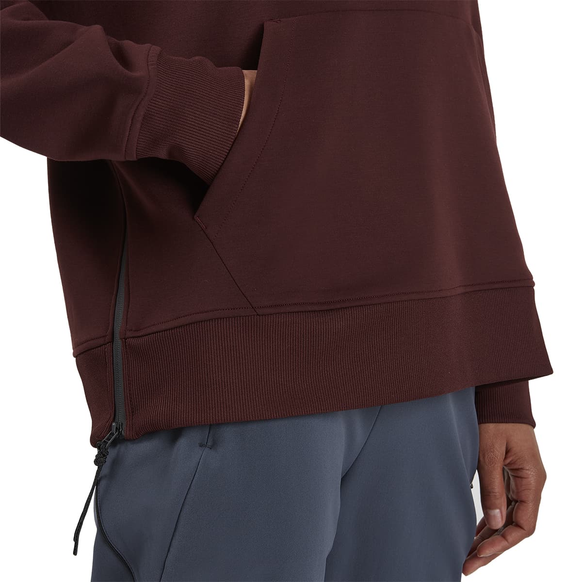 Women wearing the On Hoodie Colour Mulberry - Detail Front Pocket