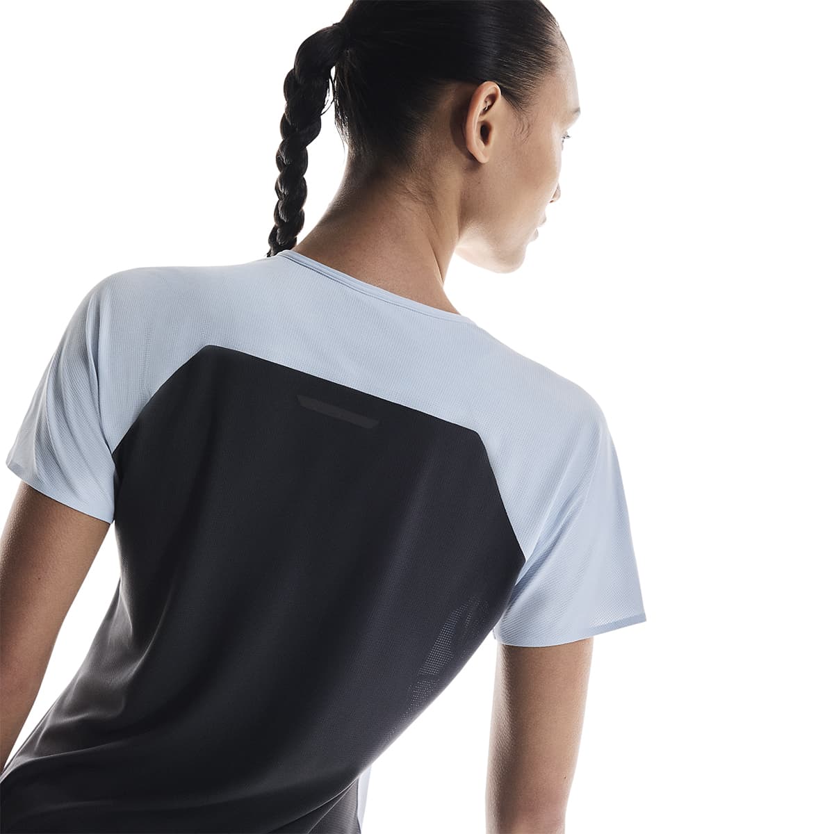 Woman wearing the On Performance T Colour Arctic-Eclipse - Back View Detail