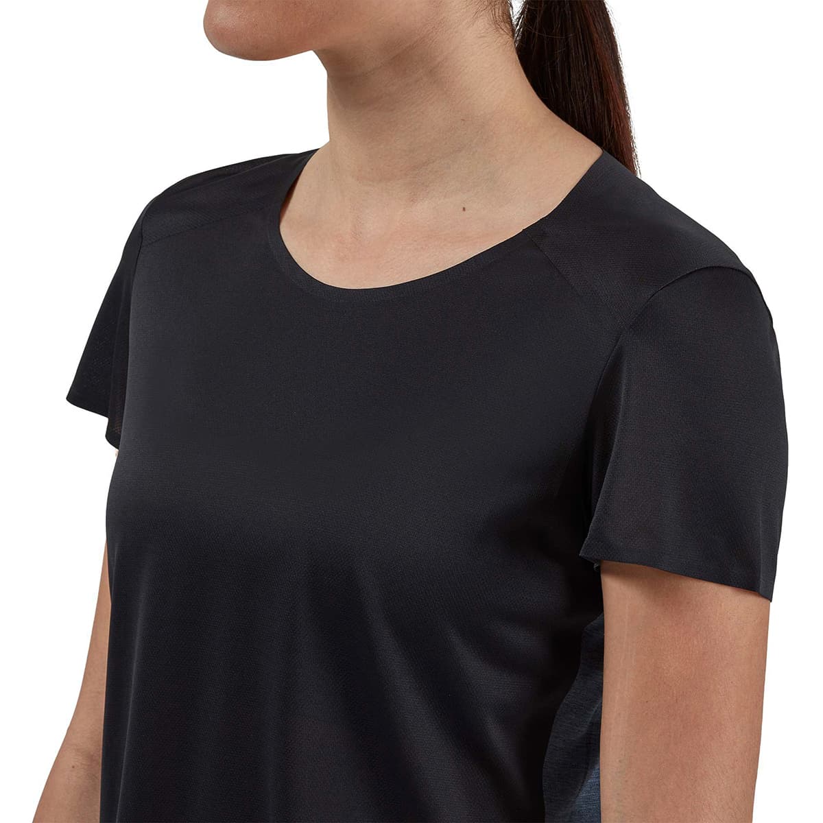 Woman wearing the On Performance T Colour Black Dark - Front View Zoom