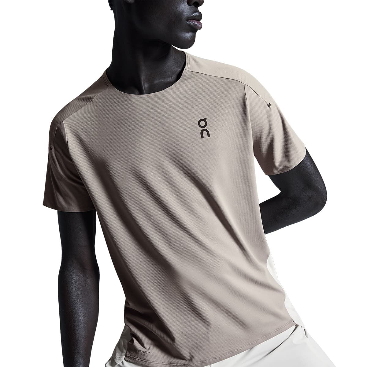 Man wearing the On Performance T Colour Cinder-Silver - Close Up Front