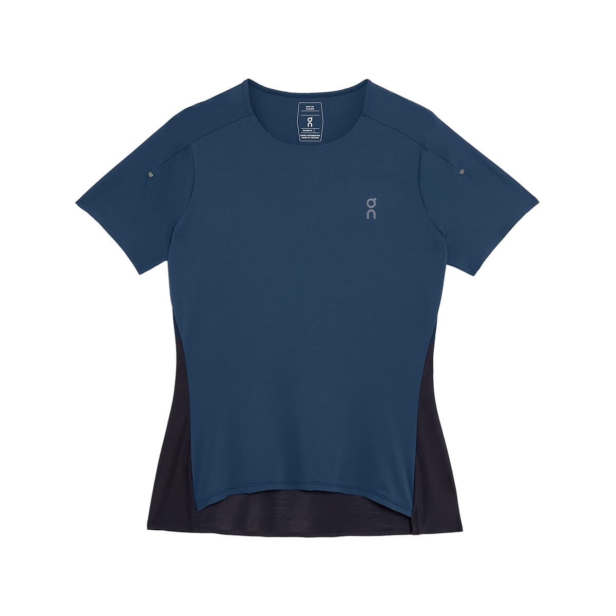 Product shot of the Women’s On Performance T Colour Denim-Navy