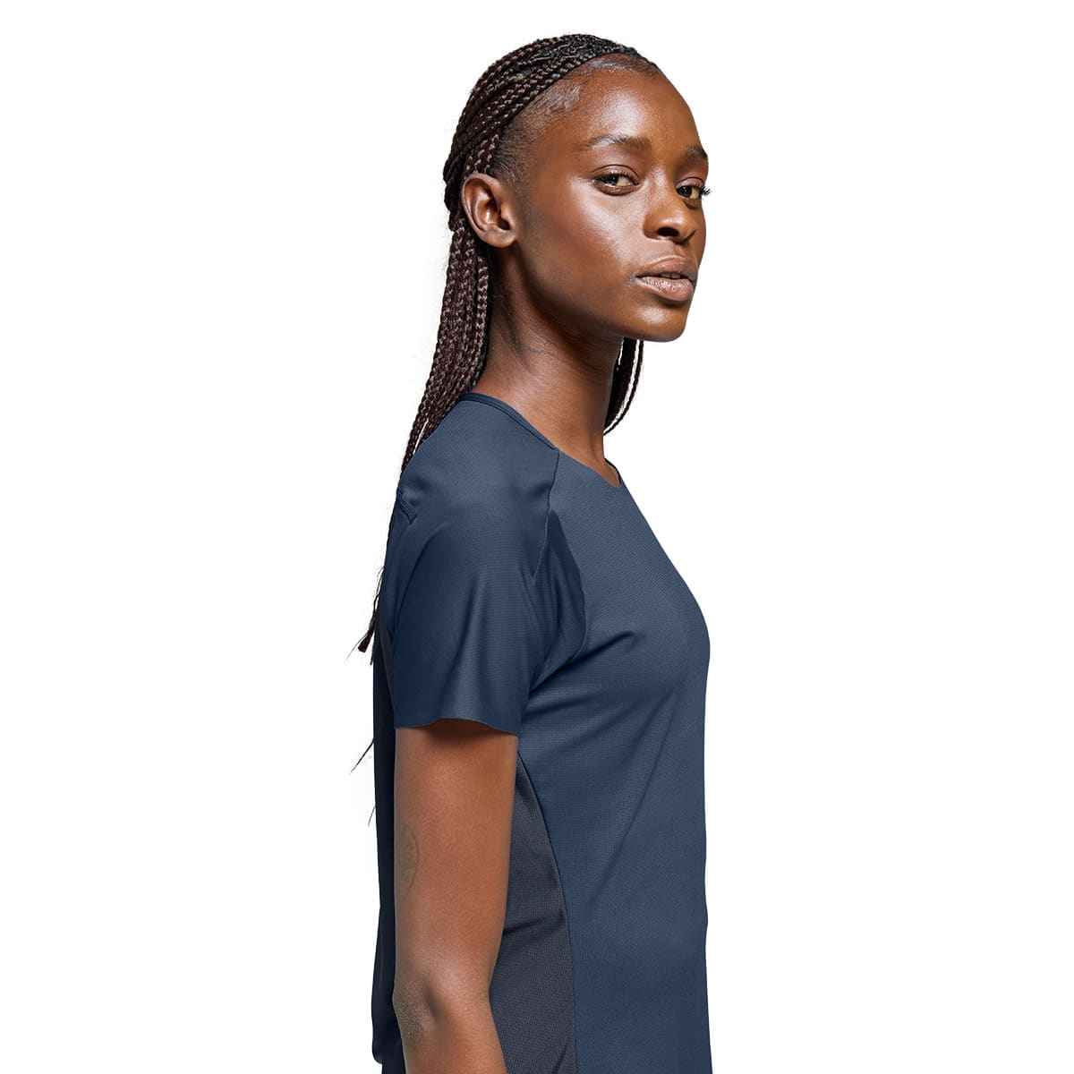 Woman wearing the On Performance T Colour Denim-Navy - Front view side angle