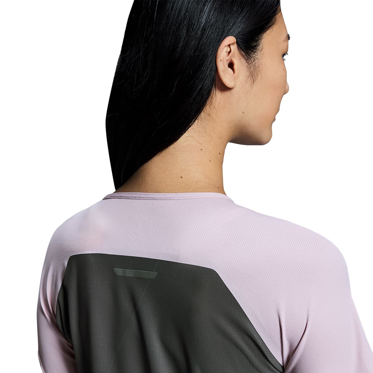 Woman wearing the On Performance T Colour Mauve-Eclipse - Back View Zoom