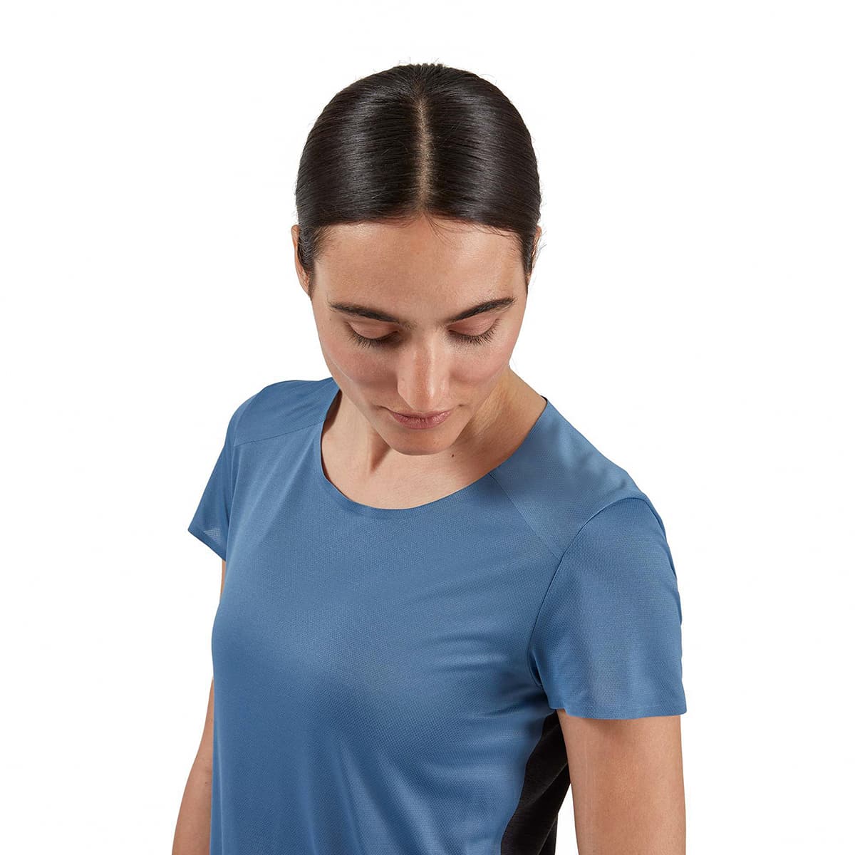 Woman wearing the On Performance T Colour Cerulean Black - Front View Zoom Detail