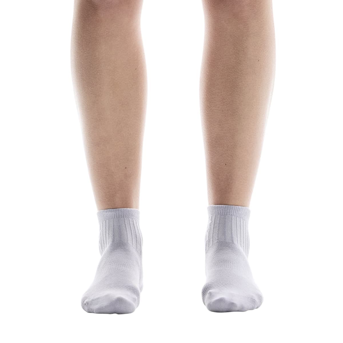 Model wearing the On Logo Sock Mid 3P Colour Mauve Lavendula - Front Angle 