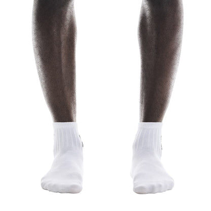 Model wearing the On Logo Sock Mid 3P Colour White- Front Angle 