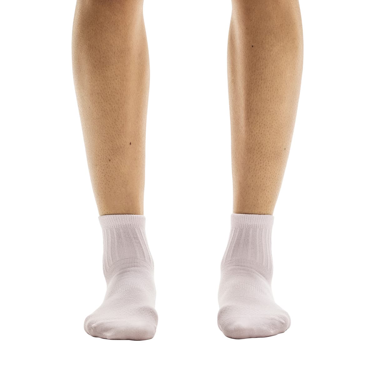 Front view of model wearing the pink pair from the On Logo Sock Mid 3-Pack in Orchid Comet #color_orchid-comet