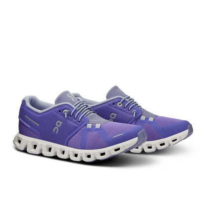 45-degree view of the On Cloud 5 Blueberry Feather women's running shoe 