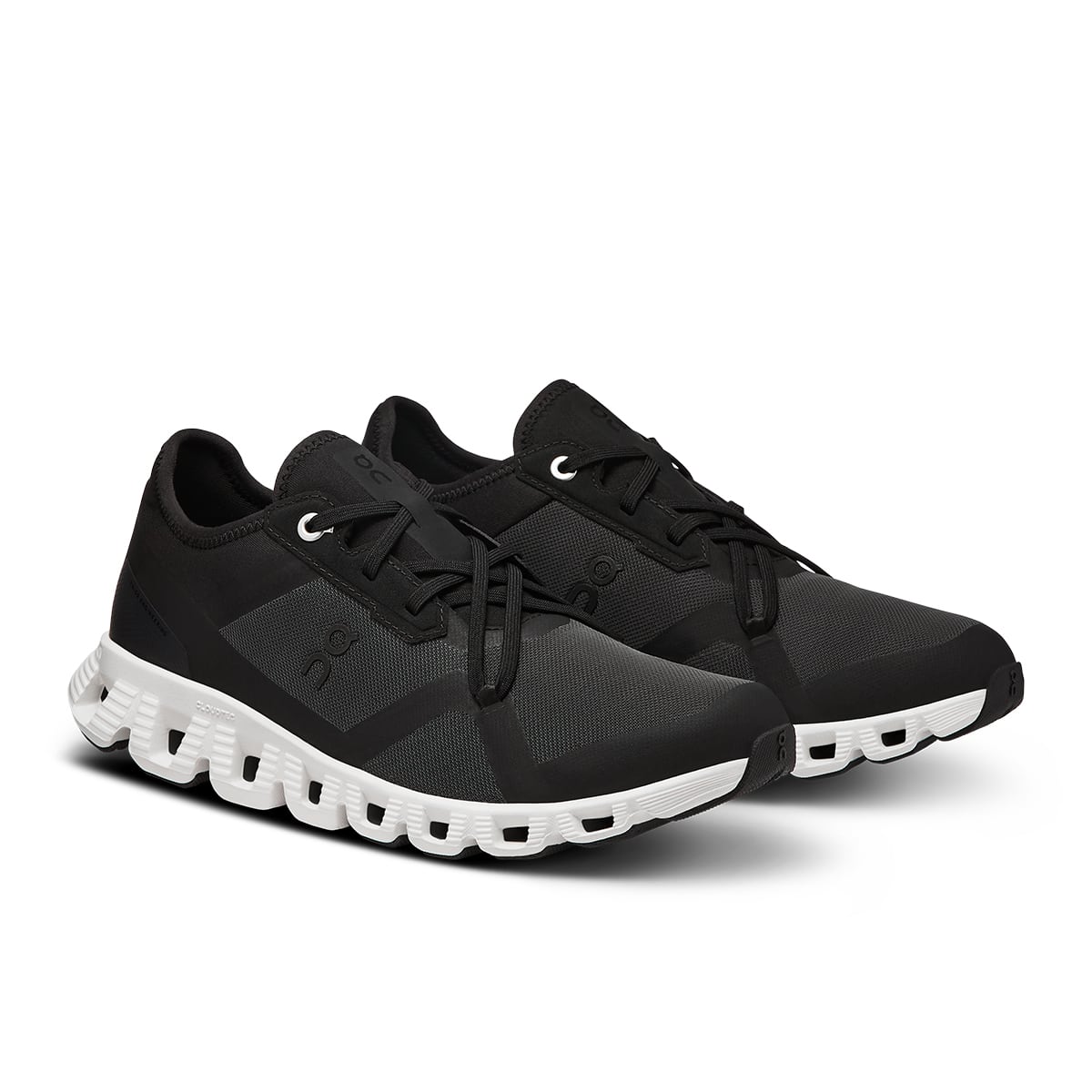 45-degree view of the On Cloud X3 AD Black-White women’s running shoe 