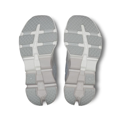 Soles of the On Cloudflyer 5 Glacier-Wolf women’s running shoes 