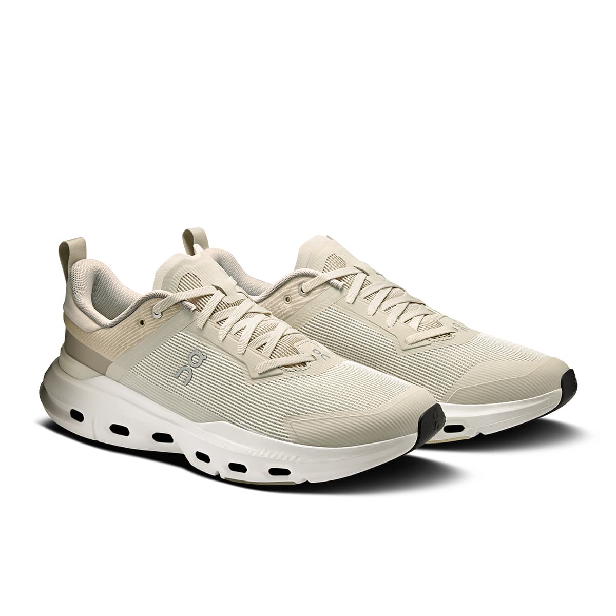 45-degree view of the Road Running On Cloudpulse Next Pelican-Ghost men’s running shoe 