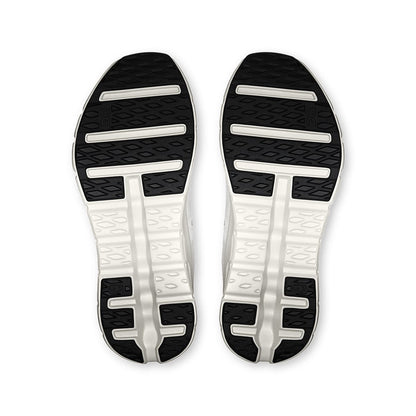 Soles of the On Cloudtilt Pearl-Ice men’s running shoes 