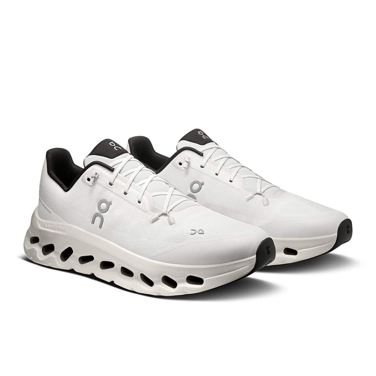 45-degree view of the On Cloudtilt Pearl-Ice men’s running shoe 
