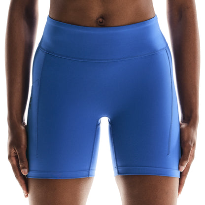 Close-up front view of the On Performance Short Tights in Zaffre showing seam detail 