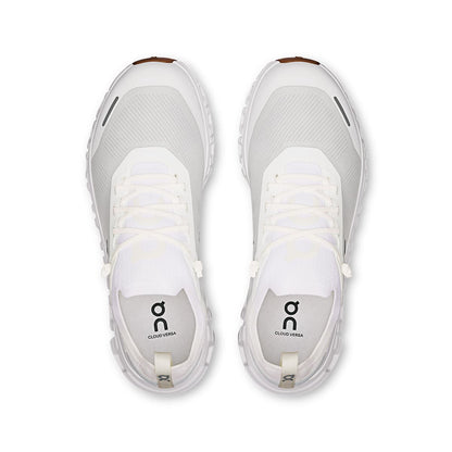 Top view of the On Cloud 6 Versa White-White women’s sneaker shoes 