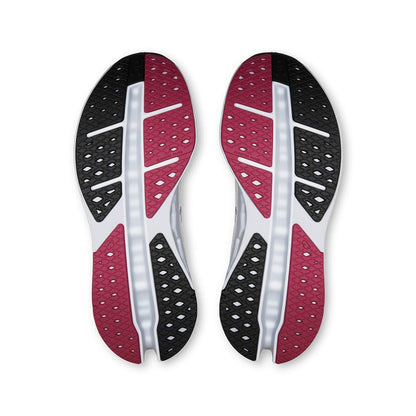 Soles of the On Cloudsurfer Max Ivory-Arctic women’s running shoes 