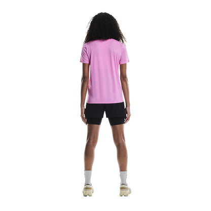 Women wearing the On Core T Colour Raspberry - Back View 