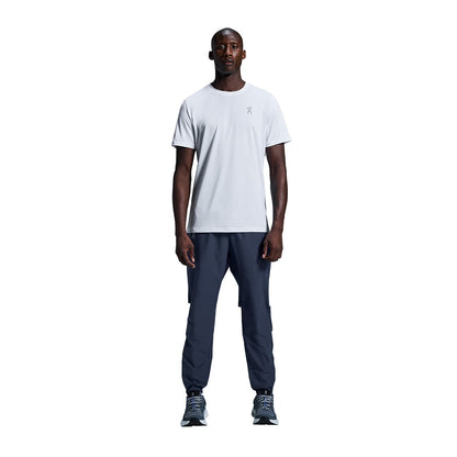 Man wearing the On Core T Colour White 