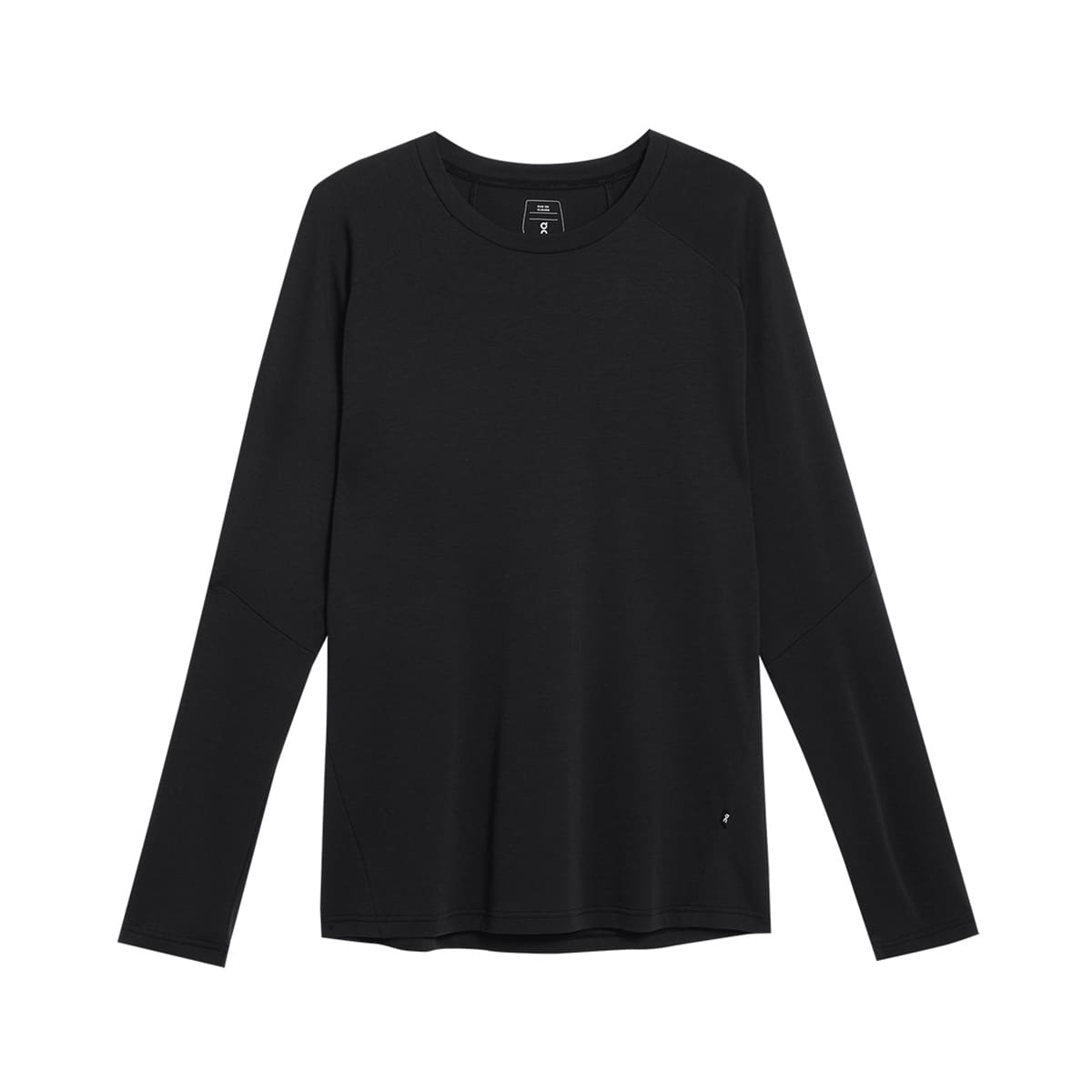 Product shot of the Men’s On Focus Long T Colour Black #color_black