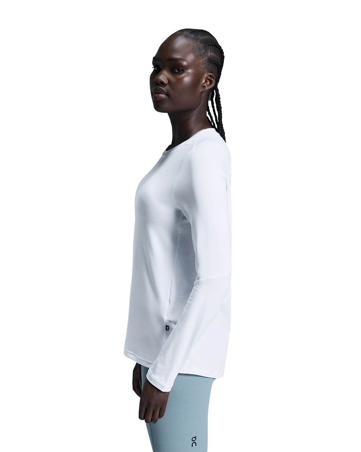 Women wearing the On Focus Long T Colour White - Side View 