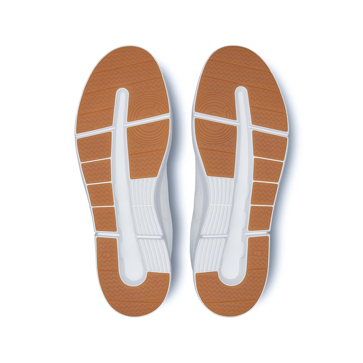 Left side view of the On The Roger Centre Court White-Gum men’s running shoe #color_white-gum